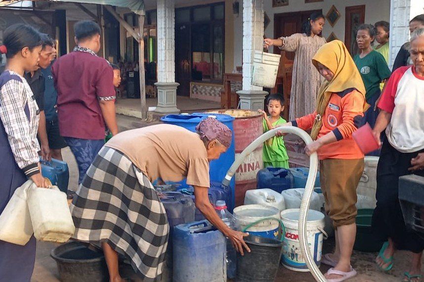 BPBD Kabupaten Probolinggo Grojok 5.000 Liter Air Bersih ke Warga Terdampak Kekeringan