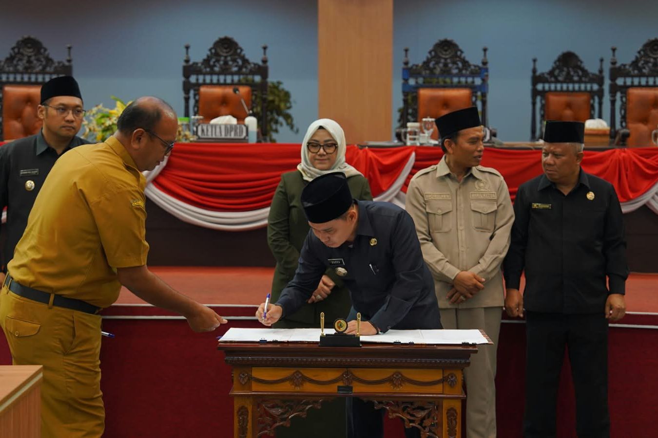 Pemkab dan DPRD Mojokerto Cabut Empat Perda, Mengapa?