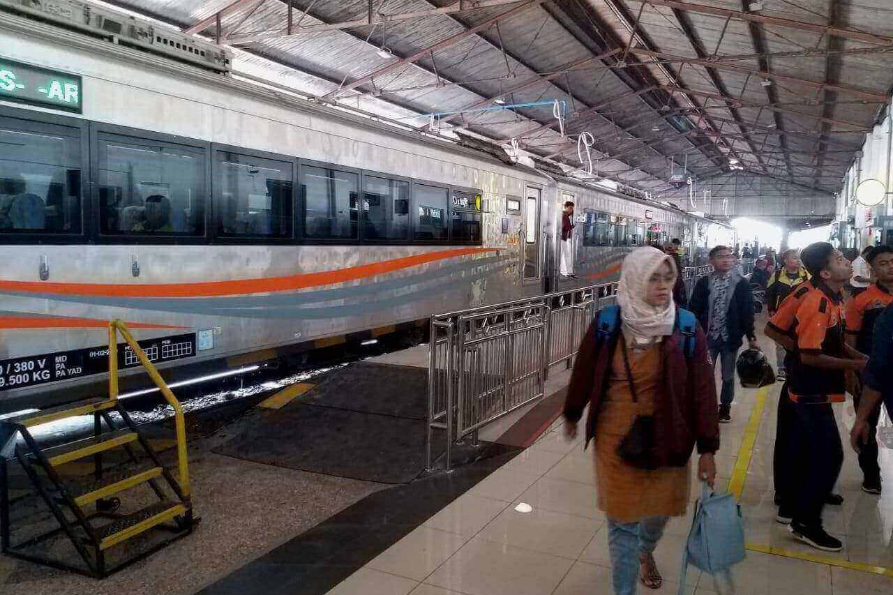 KA Lodaya Anjlok di Bandung, Perjalanan Empat Kereta Alami Keterlambatan