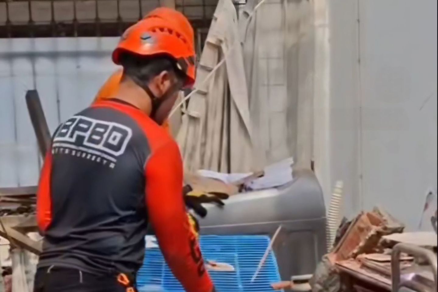 Ledakan Diduga Akibat Gas LPG di Kupang Segunting Surabaya, 12 Bangunan Rusak