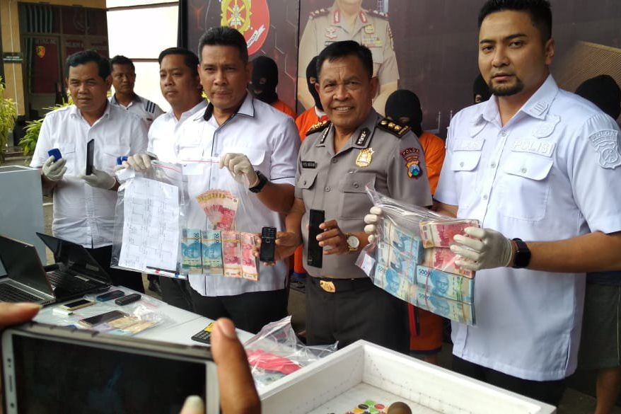 Jatanras Polda Jatim Amankan Judi Bola Beromzet Puluhan Juta