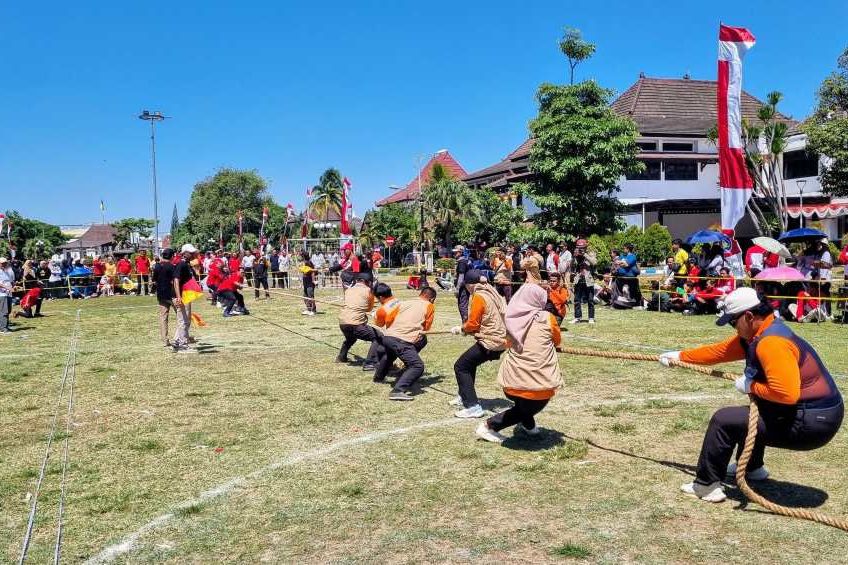 Lomba Agustusan Jadi Ajang Adu Kompak ASN Pemkab Ponorogo