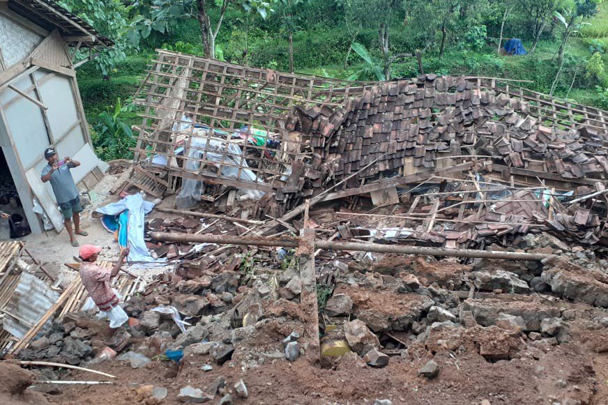Rumah Budidaya Jamur di Kabupaten Madiun Tertimpa Longsor