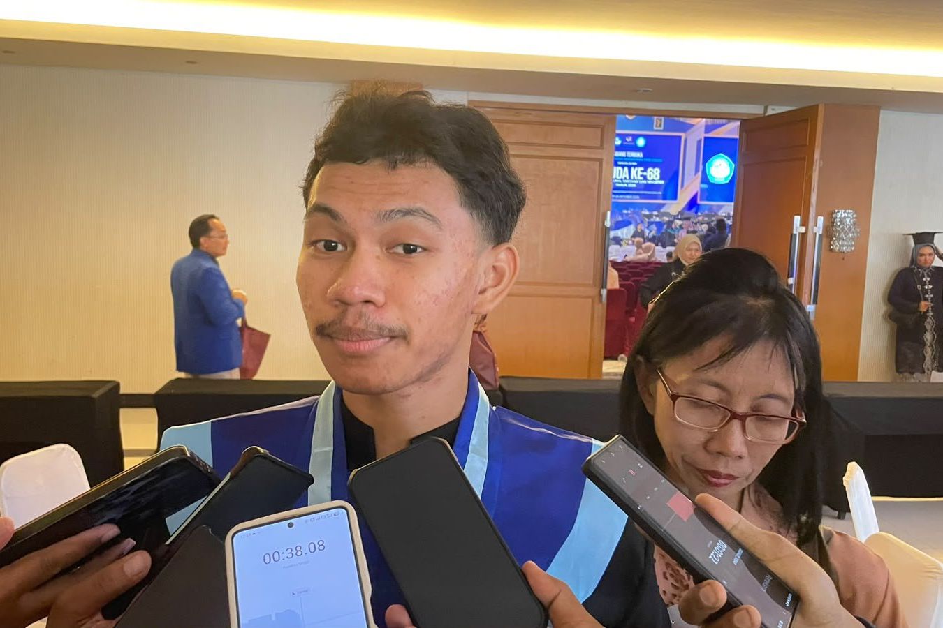 Anak PRT Raih Wisudawan Terbaik UNP Kediri dengan IPK 3,96