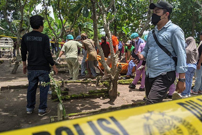 Diduga Dianiaya Senior, Makam Taruna Politeknik Pelayaran Surabaya asal Mojokerto Dibongkar