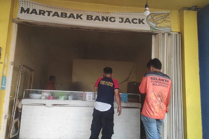 Gas LPG Didugga Meledak, Dua Pekerja Outlet Martabak di Kota Mojokerto Alami Luka Bakar