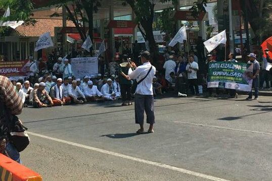 Gus Nur Divonis Satu Tahun Enam Bulan