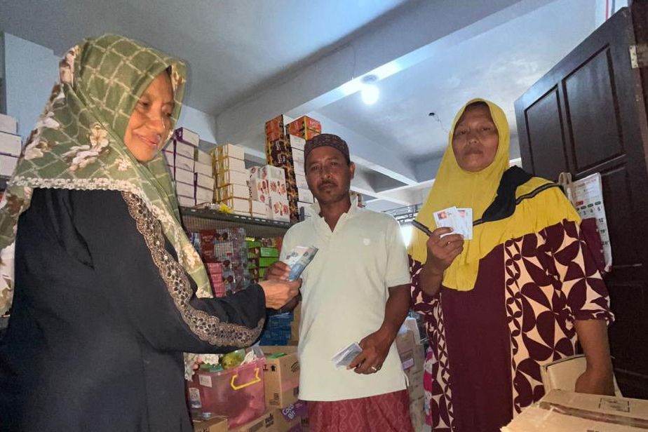 Diprotes Karena Jual Pupuk Subsidi di Atas HET, Kios Ini Kembalikan Uang ke Petani