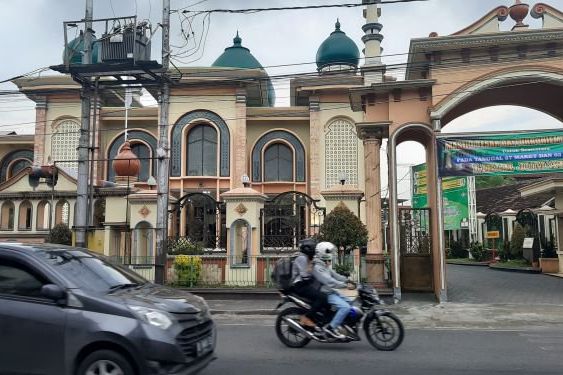 Begini Perdebatan Salat Jumat Diliburkan