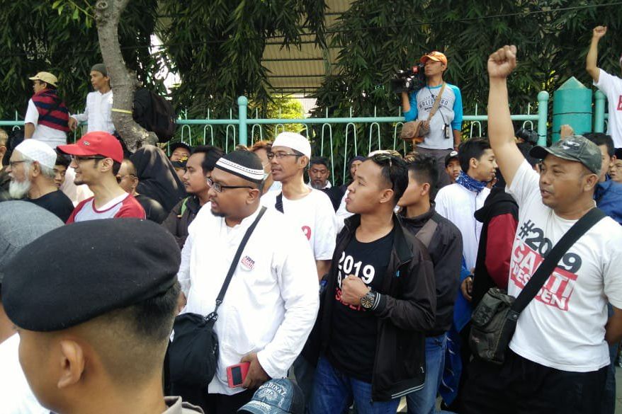 Aksi Ganti Presiden Cederai Polwan
