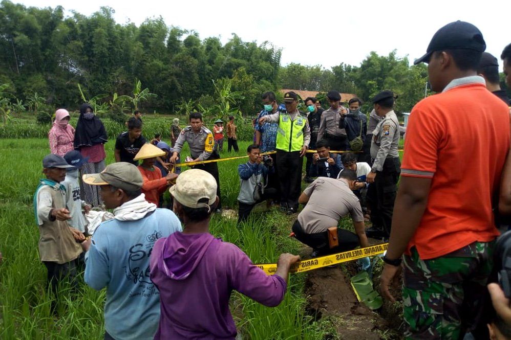 Petani Ponorogo Temukan Mayat Bayi di Irigasi Sawah