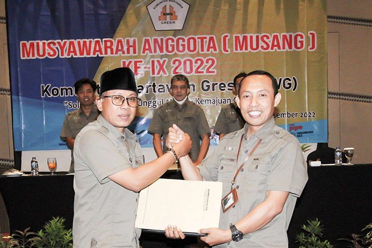 Terpilih Aklamasi, Miftahul Arif Nahkodai Komunitas Wartawan Gresik 2022-2024