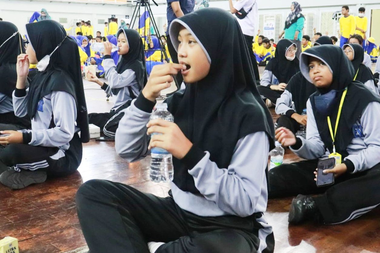 Cegah <em>Stunting</em>, Ribuan Pelajar SMP di Gresik Minum Tablet Tambah Darah