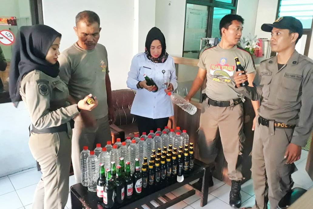 Jual Miras, Cafe di Driyorejo Gresik Dirazia Satpol PP