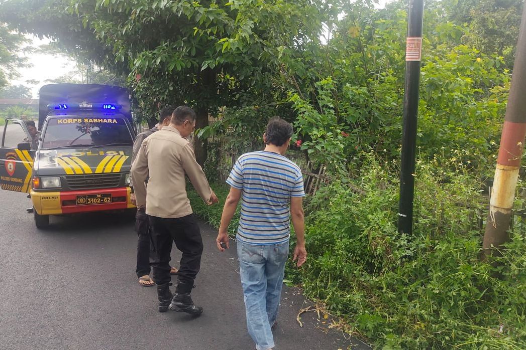 Pelajar 15 Tahun Bonceng Ibunya Tabrak Pohon di Mojokerto Hingga Meninggal Dunia