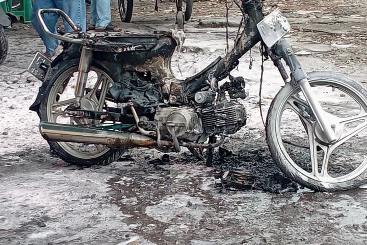 Perjalanan Jauh Berujung Mencekam, Motor Pasutri asal Bondowoso Meledak di Jember