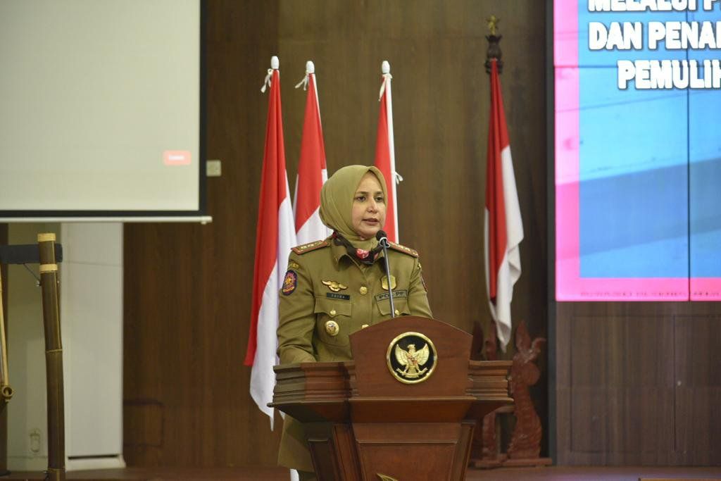 Bupati Faida Copot Sekda, Suratnya Dilempar ke Pintu Rumah 