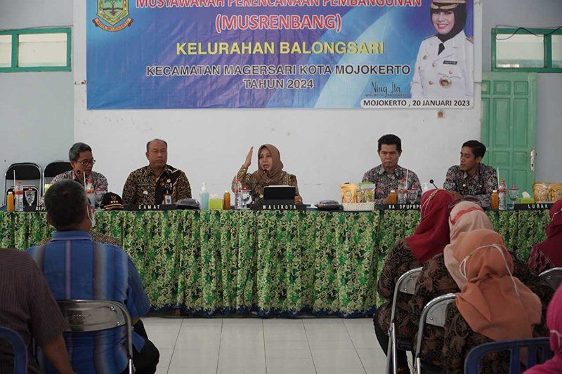 Di Kelurahan Balongsari, 20 Usulan, Ini Pesan Ning Ita