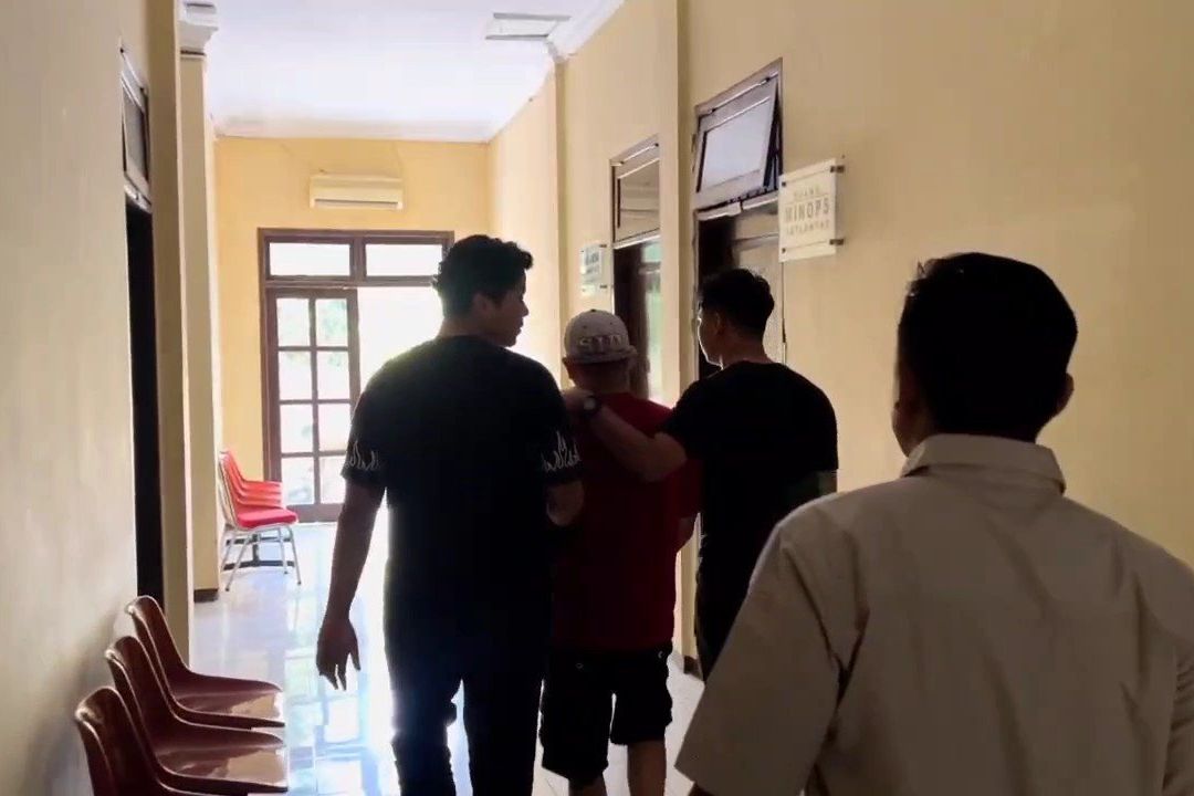 Dua Pria Diciduk, Polisi Sita Lebih dari 50 Gram Sabu di Pajarakan Probolinggo