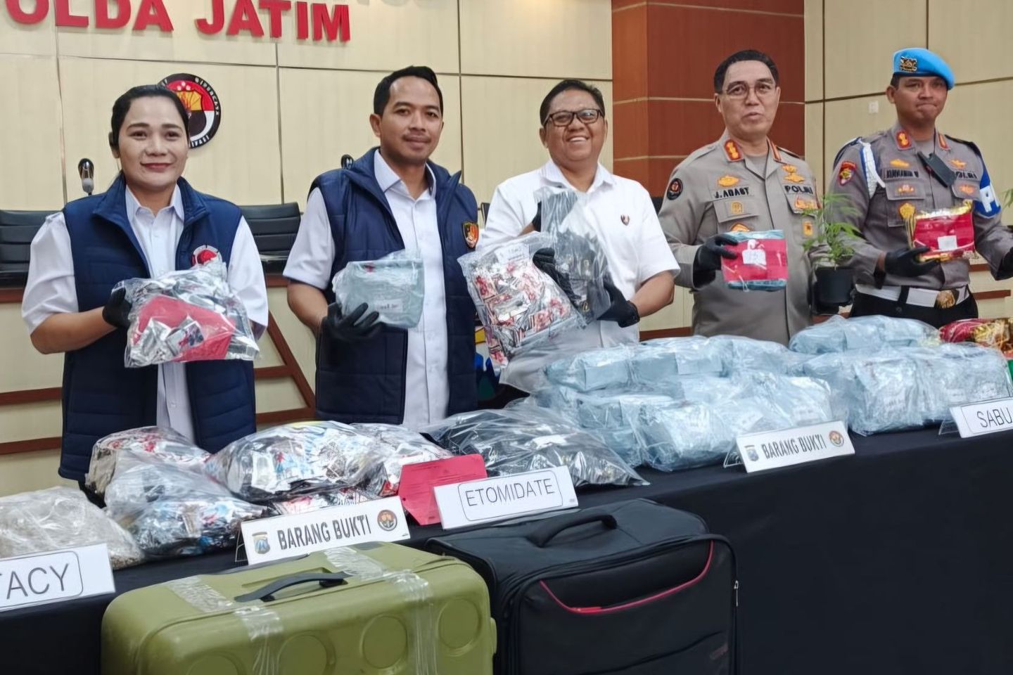 Polda Jatim Ungkap Modus Pengiriman Narkotika Sekali Jalan dari Jakarta