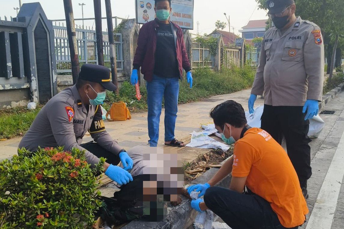 Perempuan Paruh Baya Ditemukan Meninggal di Depan Kantor DPRD Tuban