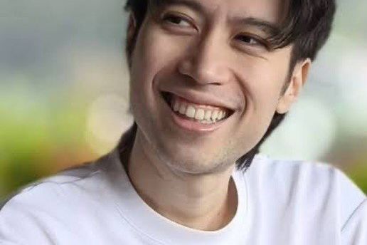 Rintik Hujan Mengiringi Pemakaman Vidi Aldiano di TPU Tanah Kusir