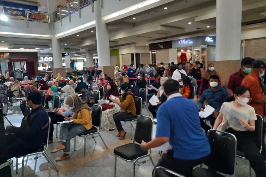 Berbelanja sambil Memanfaatkan Vaksin Corner di Mal Surabaya