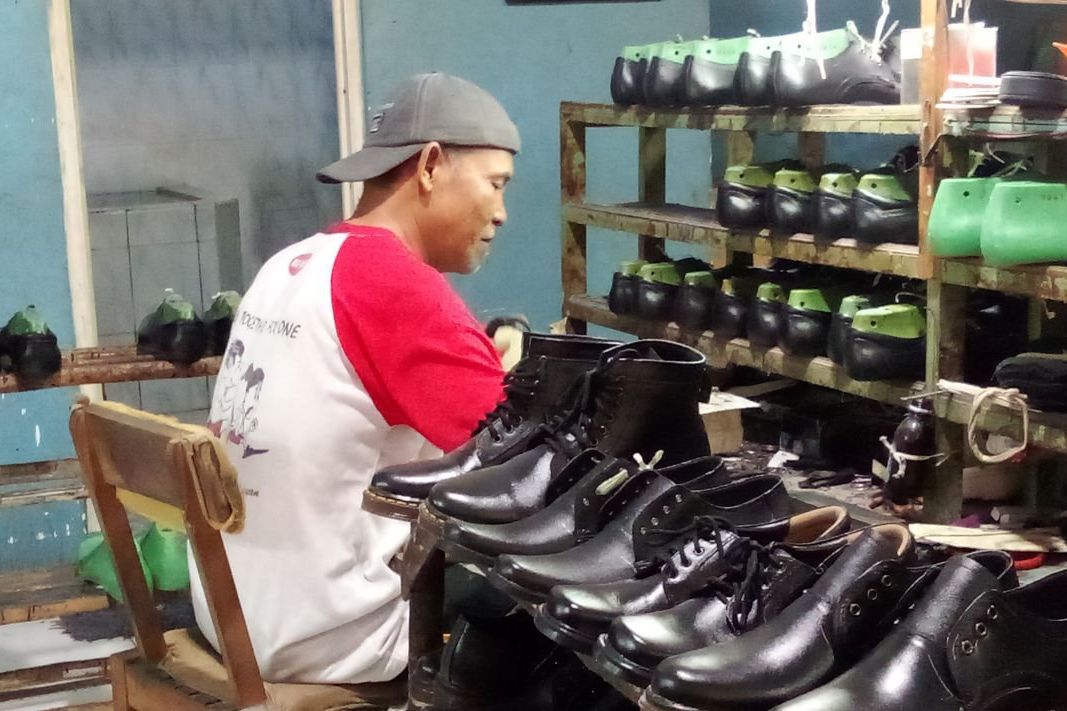 Permintaan Sepatu Sekolah di Mojokerto Melonjak 500 Persen Jelang Tahun Ajaran Baru