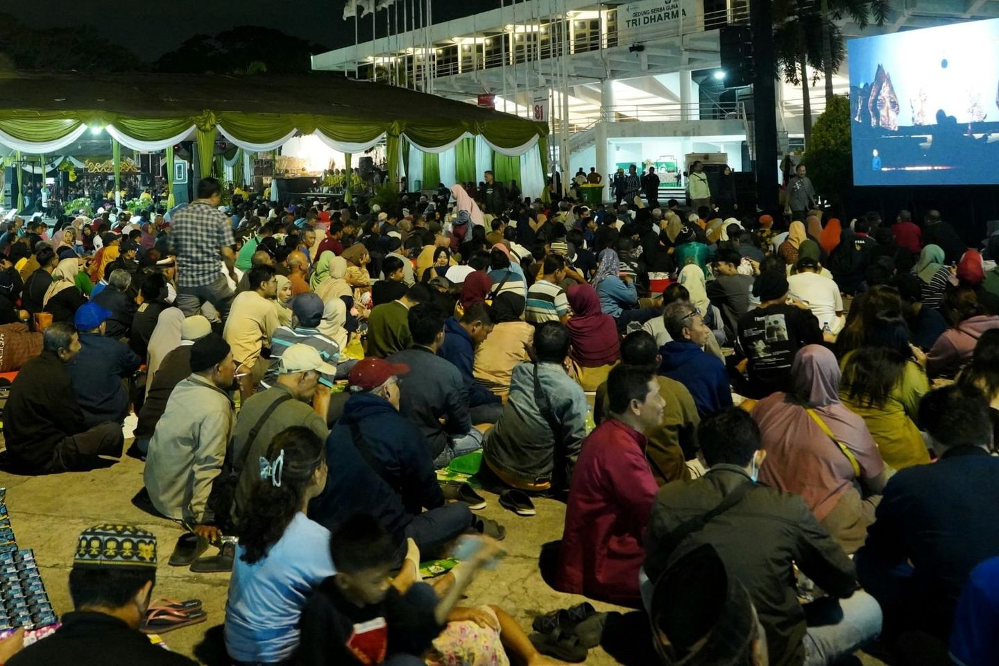 Dalang Muda dan Tiga Dalang Cilik Meriahkan Pagelaran Wayang Kulit di SOR Tri Dharma Gresik