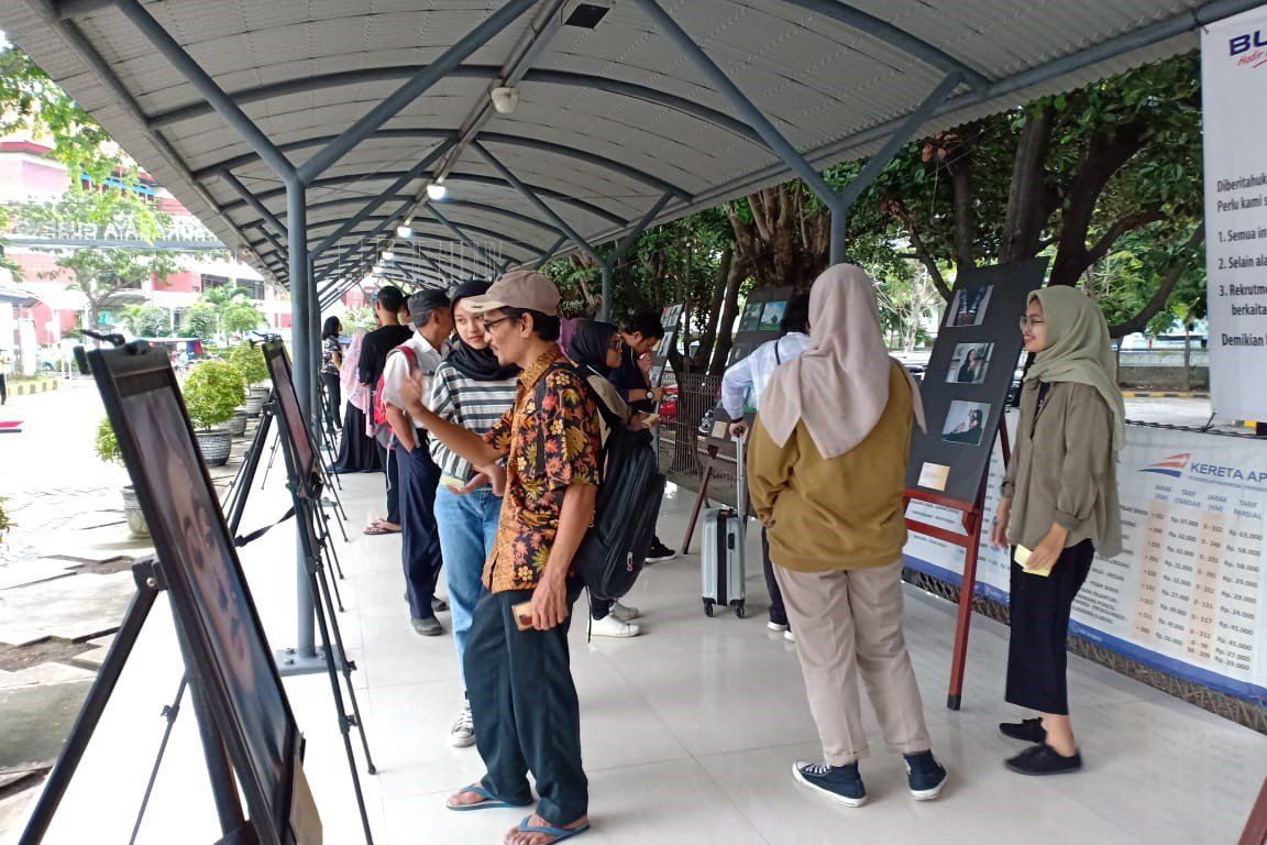 Sambut Hari Valentine, Daop 8 Gelar Pameran Fotografi