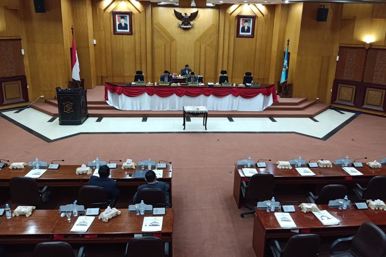 Paripurna DPRD Surabaya Dihadiri 16 Anggota Dewan
