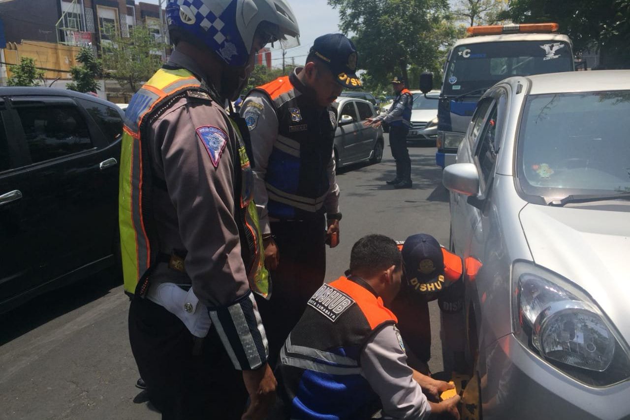 Tim Gabungan Tilang 43 Kendaraan Langgar Parkir