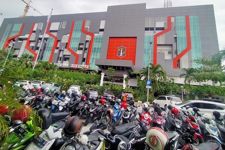 <strong>Cegah Kebocoran PAD, Dishub Surabaya Imbau Masyarakat Minta Karcis ke Jukir</strong>
