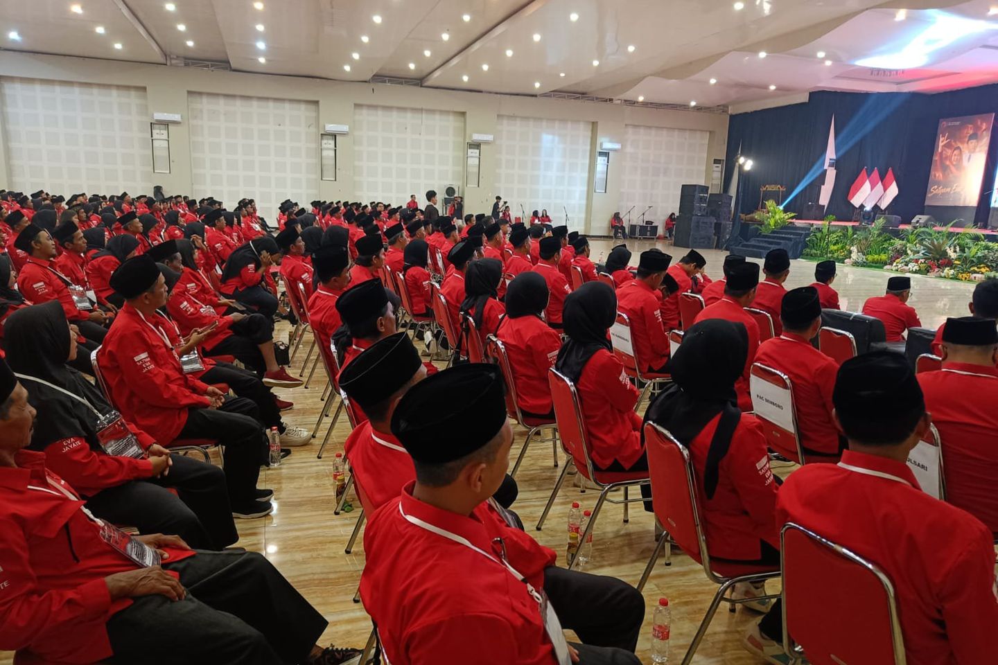 Lantik 31 PAC, PDIP Jember Siapkan Kader Muda Hadapi Pemilu 2029