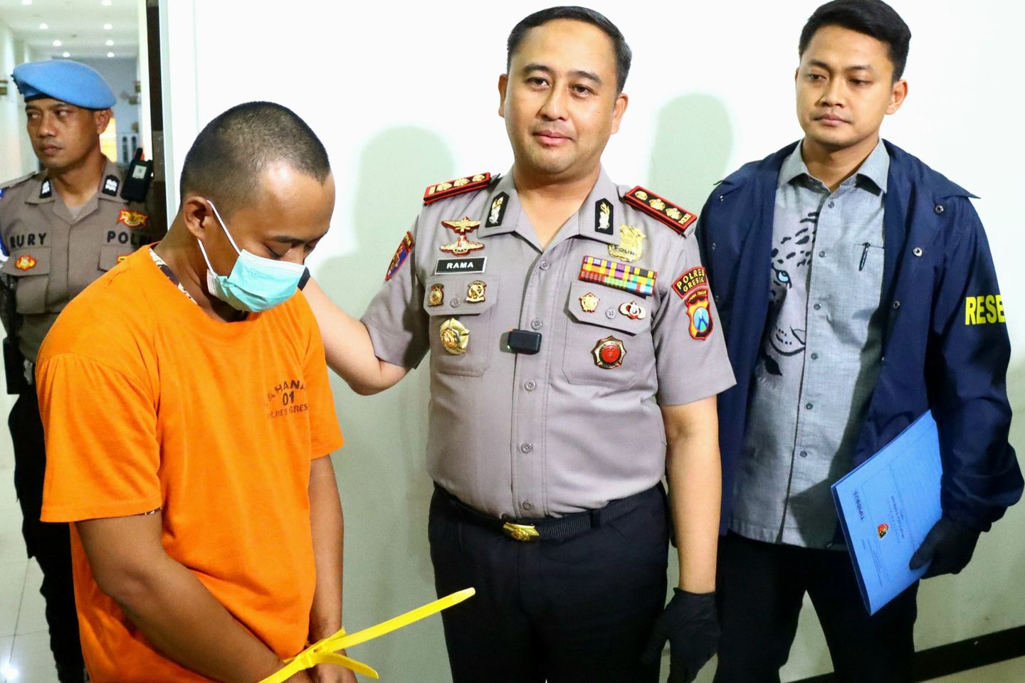 Polres Gresik Tangkap Pemeras Berkedok Debt Collector Pinjol