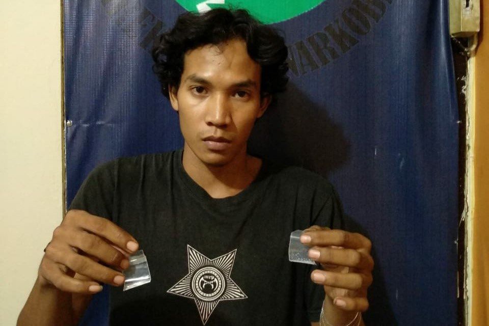 Simpan Dua Poket Sabu-sabu, Pemuda Surabaya Dibekuk