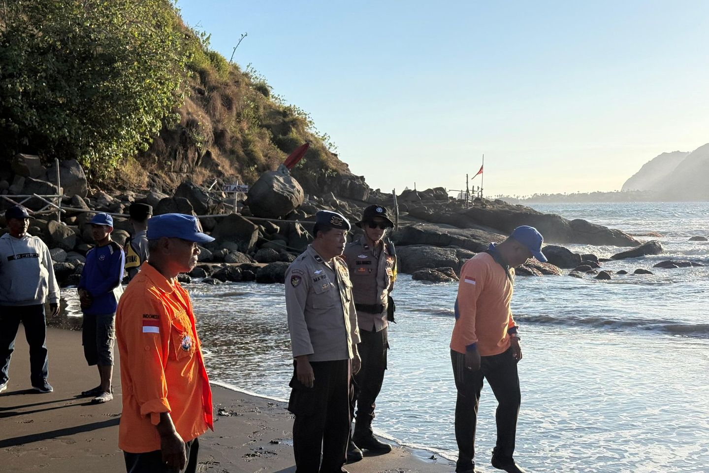Tim SAR Hadapi Gelombang 1,5 Meter Saat Cari Dua Korban Hilang di Pantai Sruni Payangan