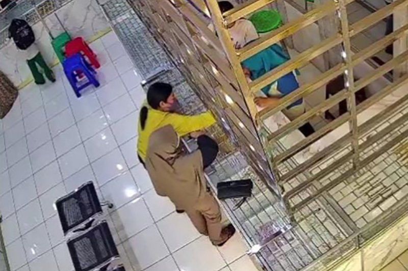 Dalih Buat Mahar Pernikahan, Dua Emak-emak di Probolinggo Nyuri Perhiasan