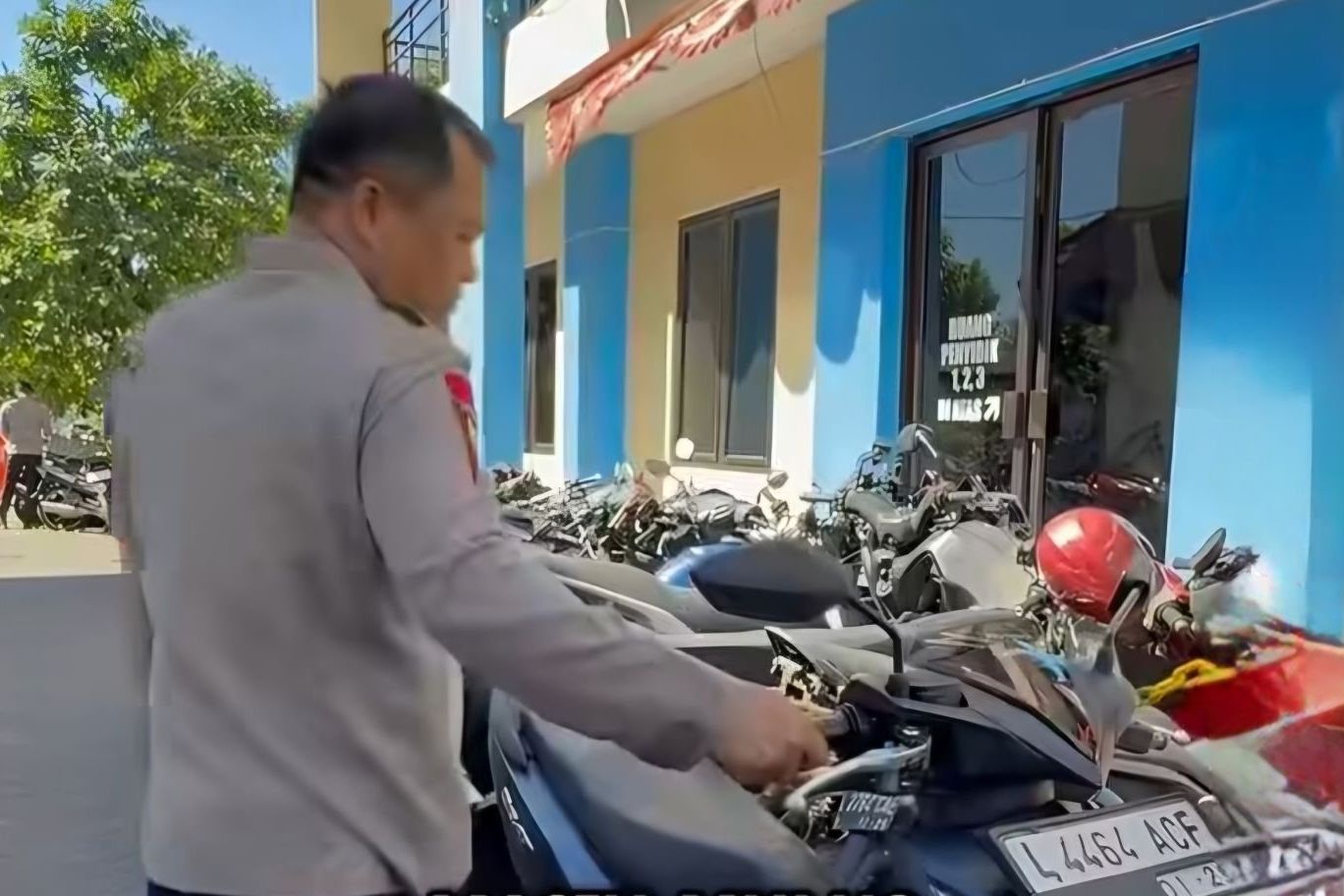Satlantas Polrestabes Surabaya Kembalikan 417 Kendaraan Barang Bukti Kecelakaan, Gratis