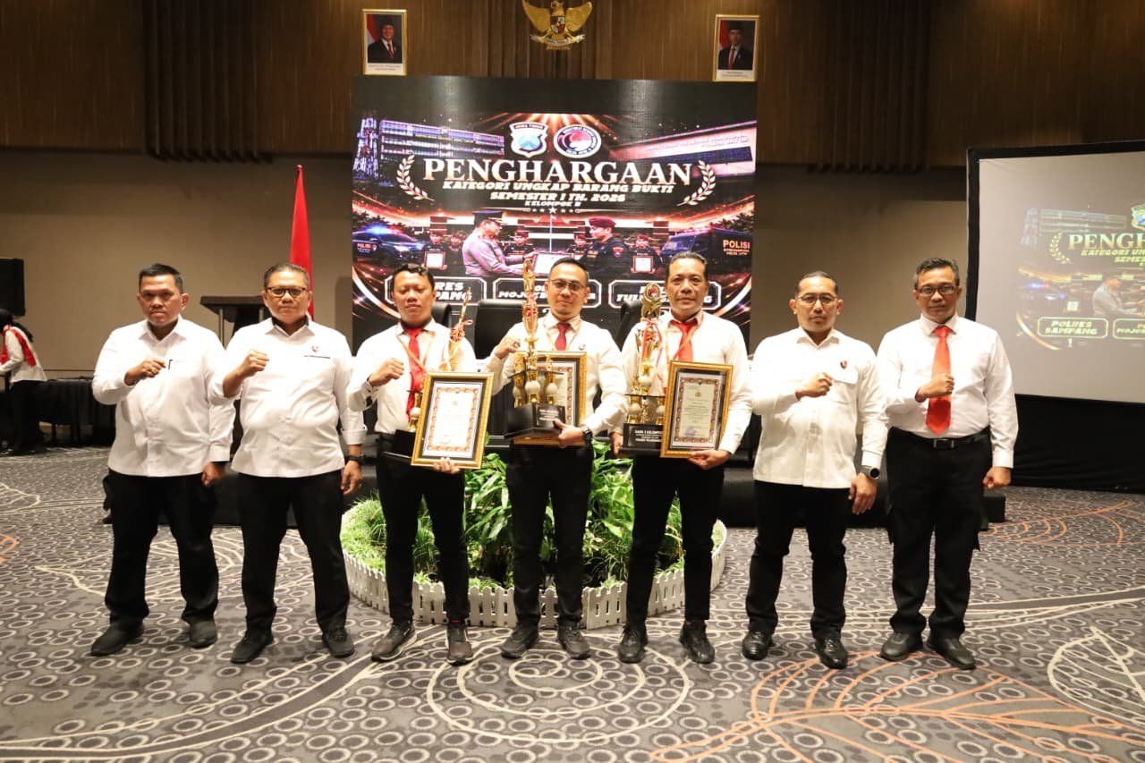 Sita Hampir 1 Kg Sabu, Polres Mojokerto Kota Raih Penghargaan dari Polda Jatim