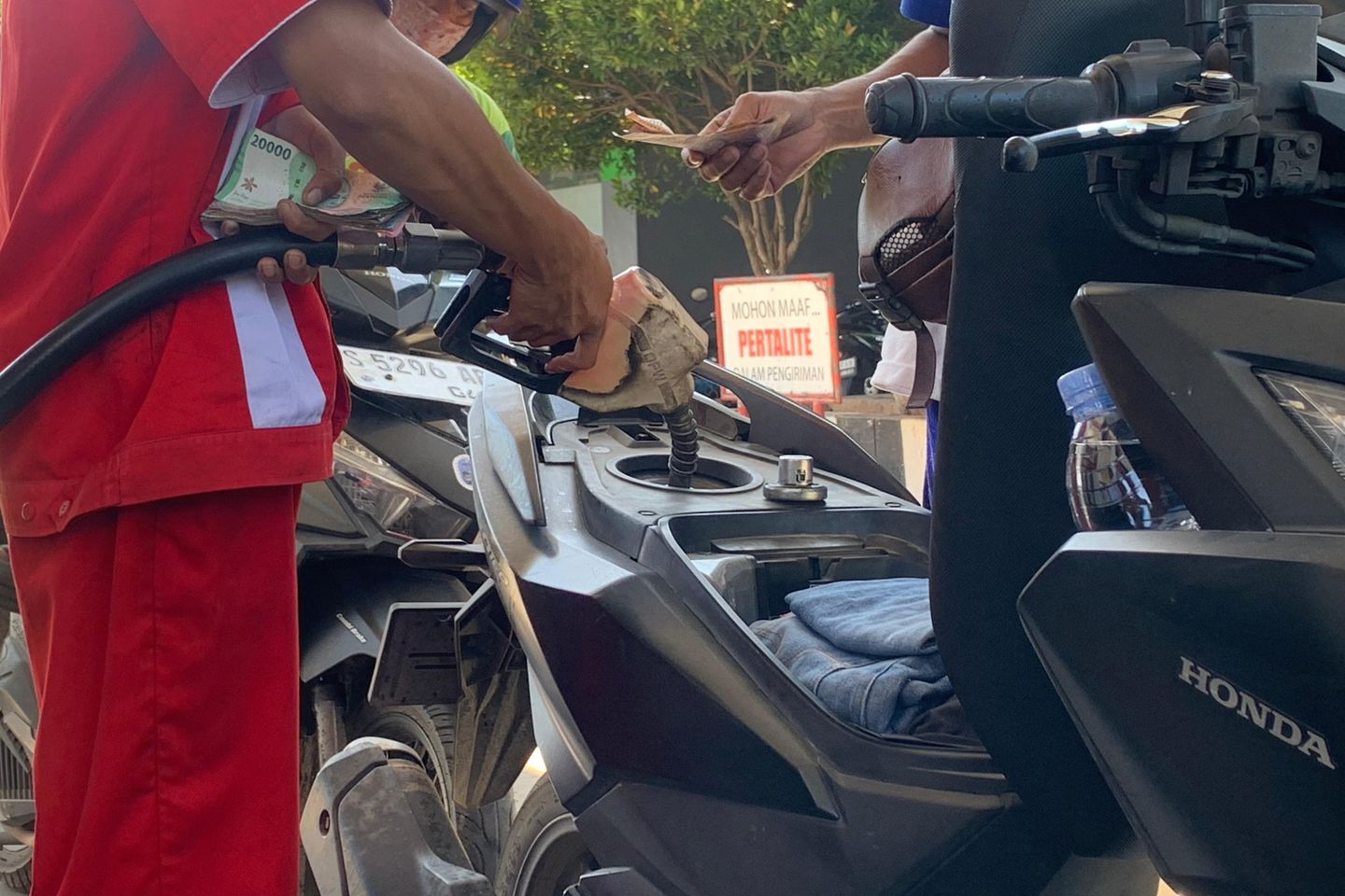 Harga Pertamax Naik, Warga Tuban Beralih ke Pertalite