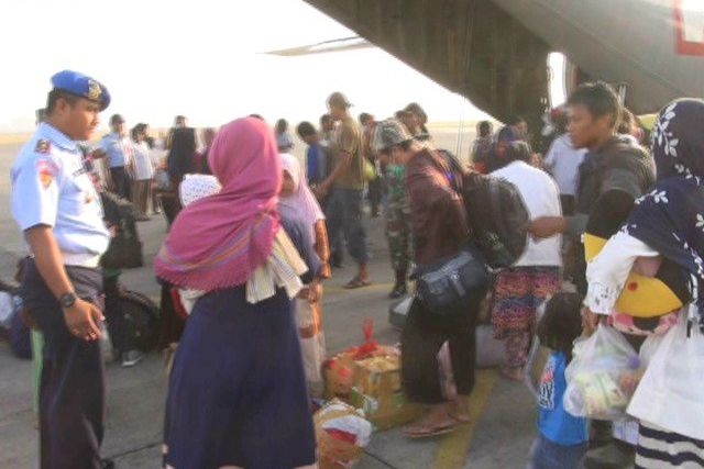 Pengungsi dari palu Kembali Tiba di Surabaya