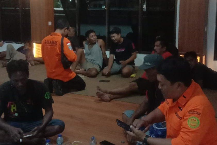 KMP Perkasa 05 Mati Mesin di Selat Bali, Penumpang Dievakuasi