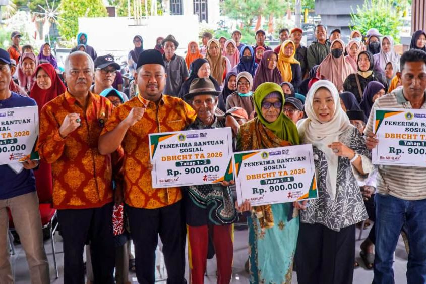 10.195 Warga Gresik Terima Bantuan, BLT Rp900 Ribu hingga Beras