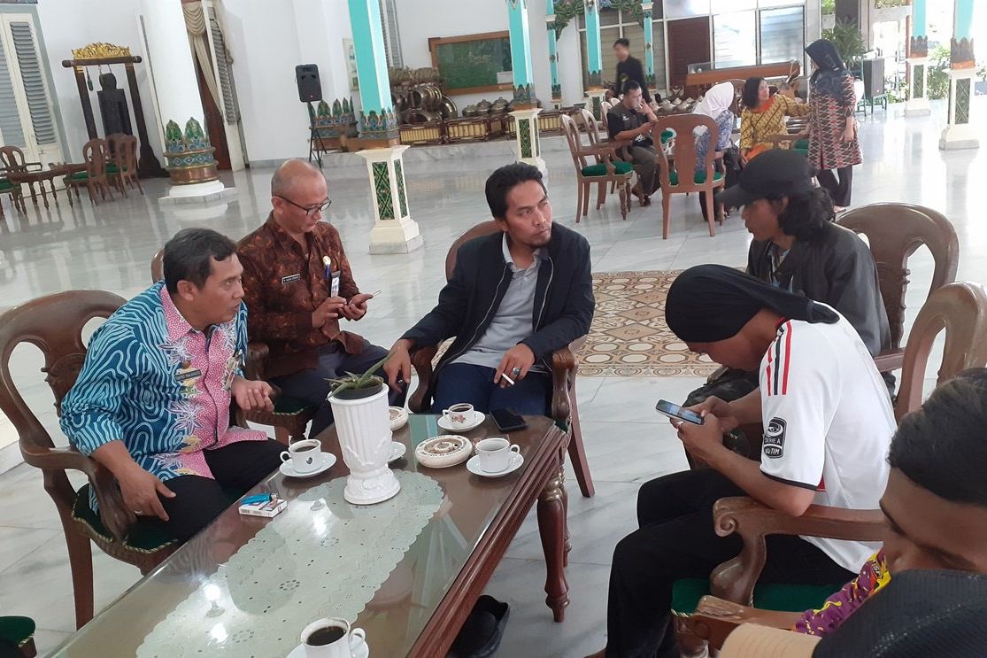 Bupati Madiun Jemput 8 Perantau di Lanud Iswahjudi