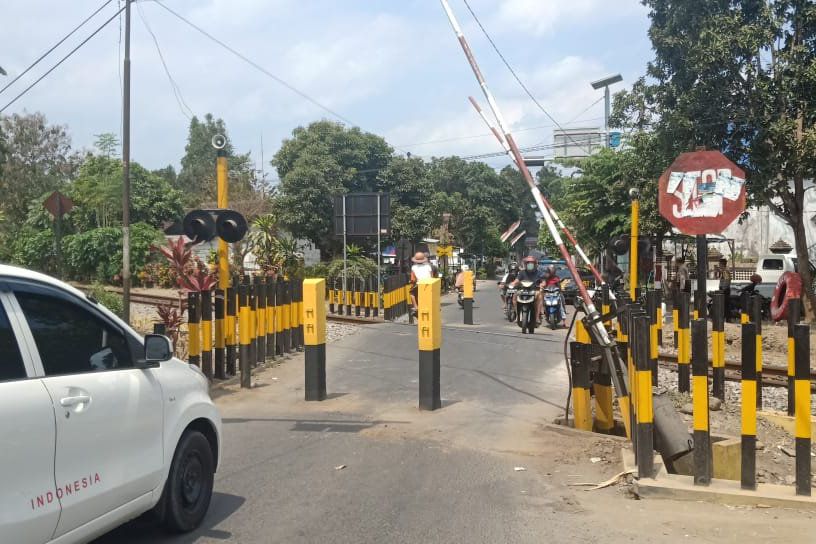 Penutupan Perlintasan Sebidang Jalan Nias Blitar Diprotes Warga