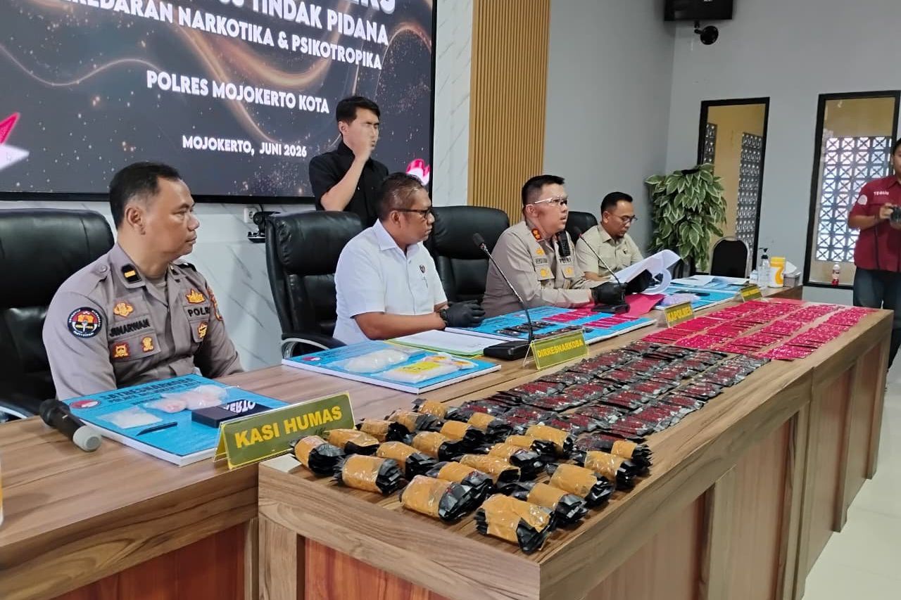 Gandeng Vape Store, Polres Mojokerto Edukasi Bahaya Narkoba di Sekolah