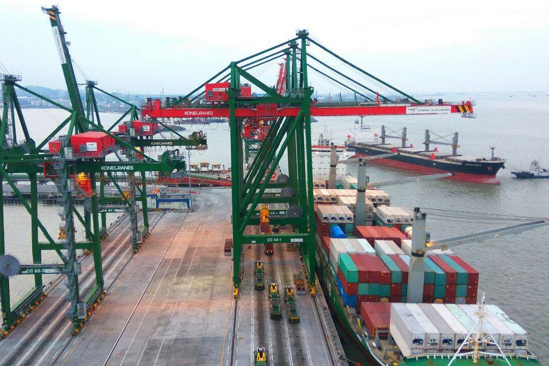 Kinerja Teluk Lamong 2020: Trafik Kapal Meningkat, Arus Bongkar Muat Turun