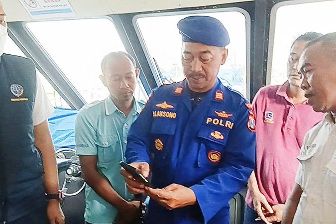 Dikeluhkan Nelayan Saat Melintas, Polairud Polres Gresik Sosialisasi ke Express Bahari