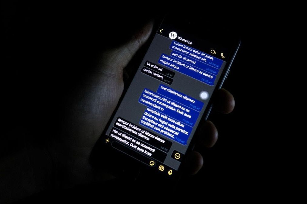 Ini Keuntungan Menggunakan Mode Gelap di Ponsel